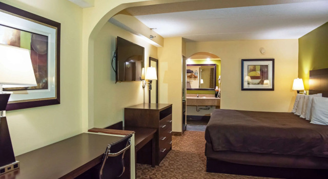 Двухместный номер Standard Rodeway Inn & Suites Clarksville near Governors Square Mall