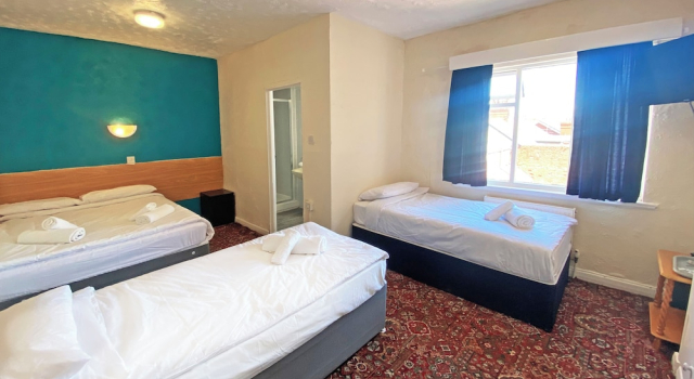 Четырёхместный номер Comfort The J & S Hotel