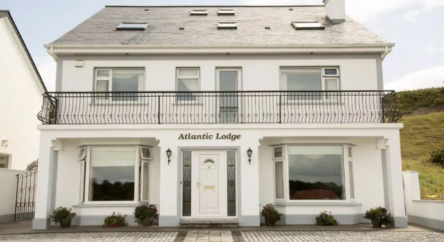 Atlantic Lodge, Забронировать Гостевой дом Отели Голуэй с парковкой, Парковка