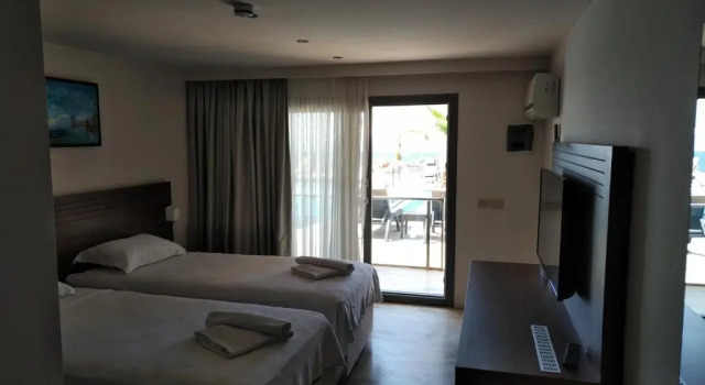 Двухместный номер Standard с видом на бассейн Neopol Hotel Deluxe