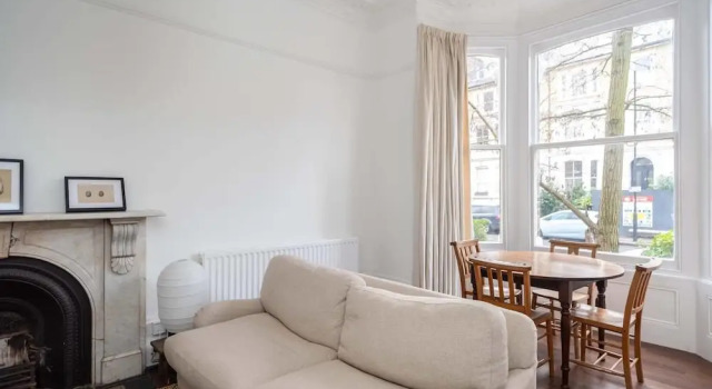 Lovely 2br Home in South London, 4 Guests, Boek Hotel Hotels in Merseyside met zwembad, Zwembad