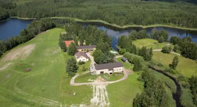 Matkailutila Sinibell, Rezerwuj Hotel Huhdasjärvi Southern Finland