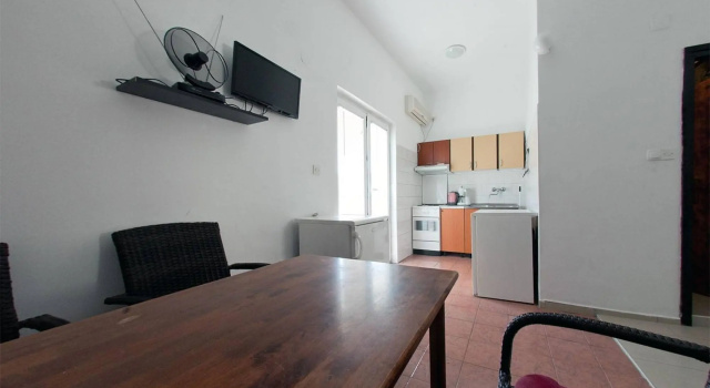Rado - Close to the sea - A4 Heinzov, Book Hotel Tkon Pasman Island