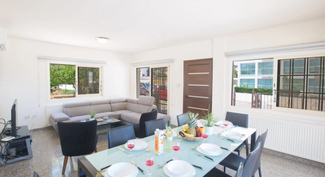 Вилла с 4 комнатами с видом на сад Protaras Holiday Villa Dv16