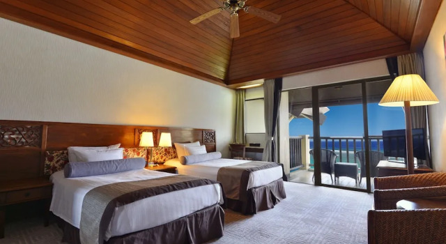 Номер Deluxe с балконом и с красивым видом из окна Aqua Resort Club Saipan