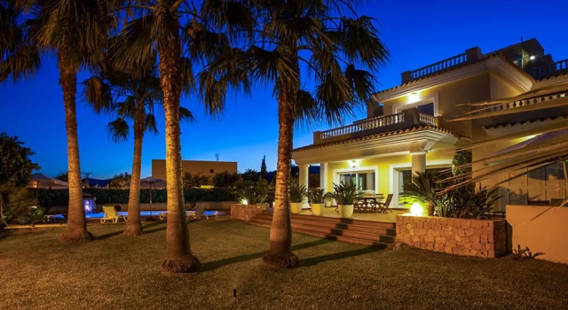 Villa Amalia, Book Villa Hotels in Ibiza with a Pool, Swimming Pool