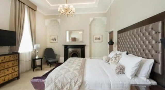 Люкс The Lansbury Heritage Hotel and Spa By Sunday - Canary Wharf London