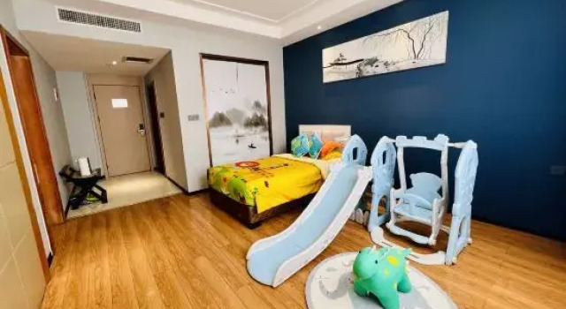 Familie suite Rezen Select (Xinyang East high speed railway station store)