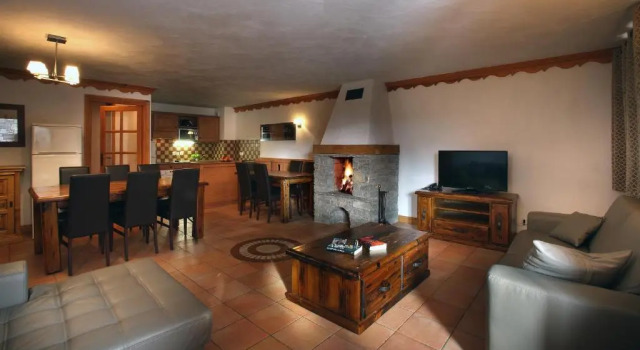 Chalet des Neiges Plein Sud, Забронировать Шале Виллы Овернь-Рона-Альпы, Вилла