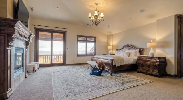 High Meadow by Avantstay Alpine Views w/ Indoor Pool, Hot Tub & Open Floor Plan