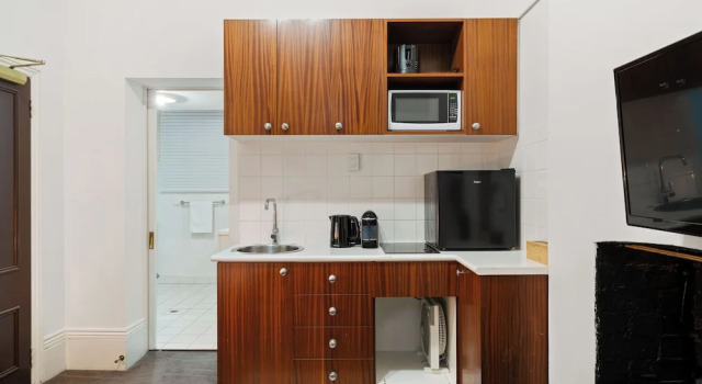 Студия Gordon House Apartments