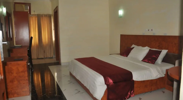 Номер Royal Top Rank Hotel