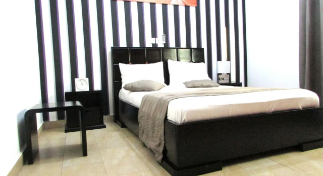 NewLand Sarl, Boek Hotel Douala Wouri, in de buurt van Santa Lucia Complex