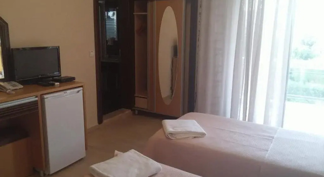 Hotel Yedi, Забронировать Отель Отели Гумульдур 3 звезды, 3*