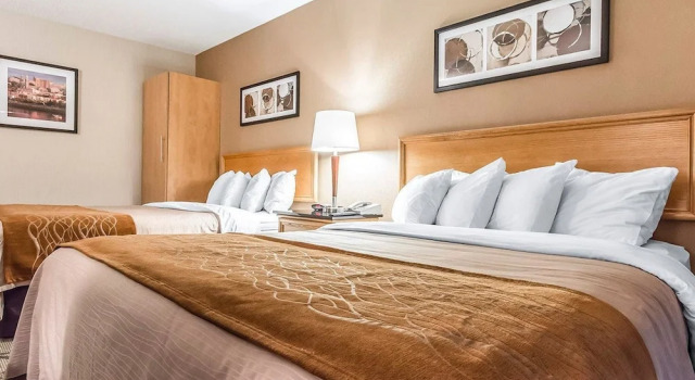 Четырёхместный номер Deluxe Цокольный этаж Comfort Inn Riviere-du-Loup