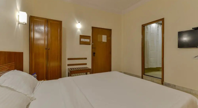 Номер Standard Hotel Ajanta Juhu near Juhu Beach