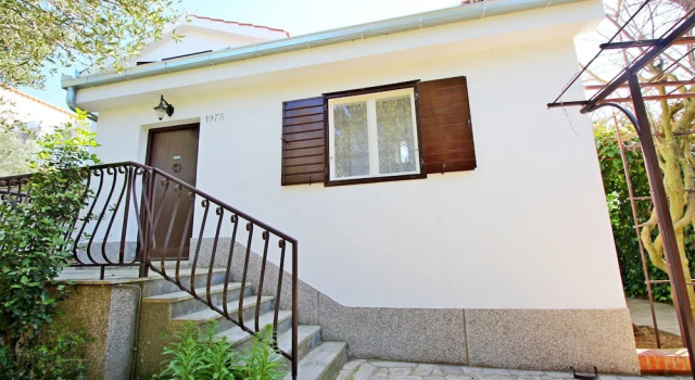 House Uzejra
