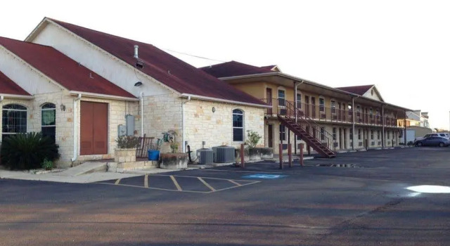 American Inn & Suites, Book Hotel Victoria Houston
