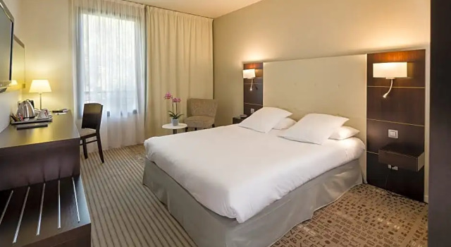 Номер Superior Mercure Aix-en-Provence La Duranne Gare TGV