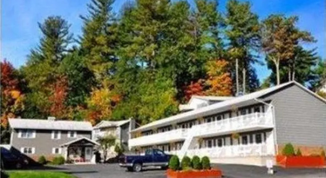 Люкс Adirondack Retreat Inn & Suites