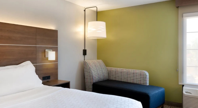 Двухместный номер Standard Holiday Inn Express & Suites Milton East I-10 by IHG