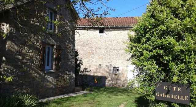 Gite Gabrielle, Book Apartment Saint-Jean-d'Alcapies Aveyron