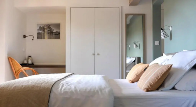 Полулюкс Logis Hôtel La Ferme de Flaran