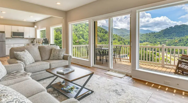 Апартаменты Smoky Mtn Getaway: Modern 2br/2ba W/stunning Views