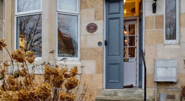 Warm and Welcoming Villa, Perfect Home From Home, Забронировать Отель Отели Glasgow & The Clyde Valley 4 звезды, 4*