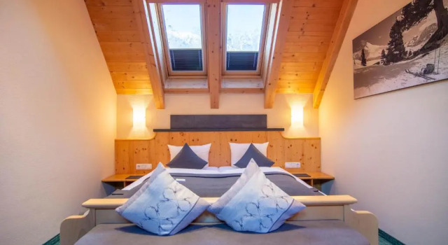 Семейный номер Standard с балконом Hotel Garni Alpenhof