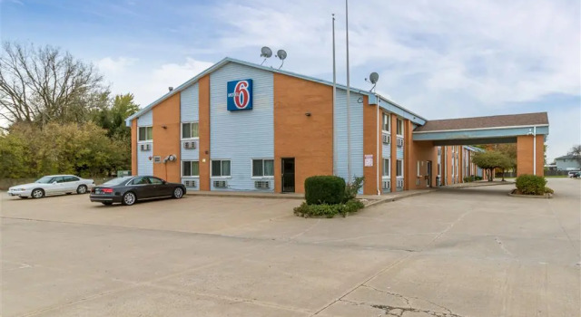 Motel 6 Davenport, IA