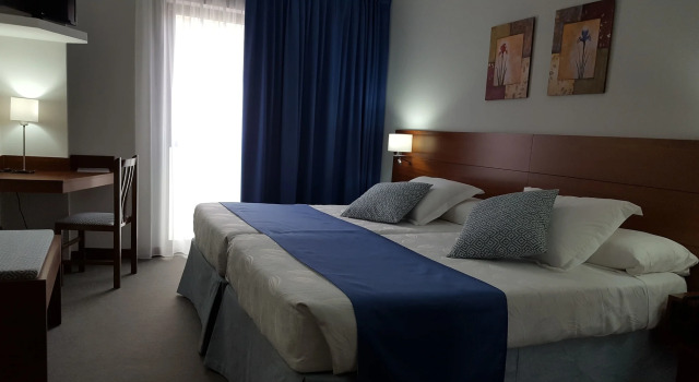 Hotel Zabala, Забронировать Отель Отели Сантильяна-дель-Мар 3 звезды, 3*