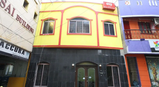 Oyo 4342 Lloyds Nest, Забронировать Отель Отели Ченнаи с бассейном, рядом с AVM Rajeswari Kalyana Mandapam, Бассейн