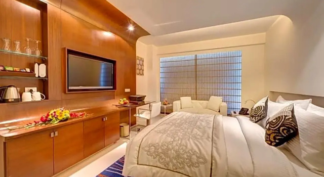 Номер Premium The Hotel Hindusthan International