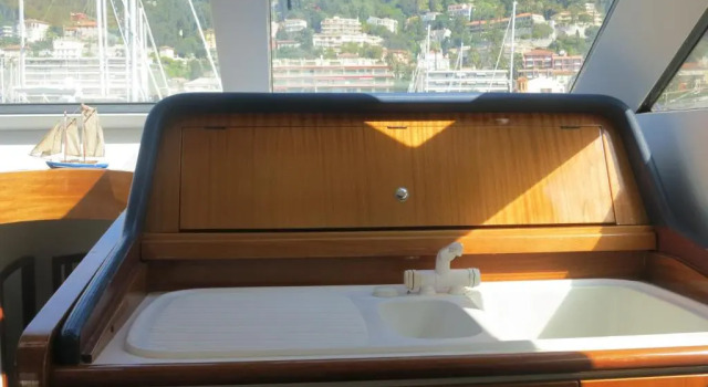 Yacht Summertime 3 Bedrooms, Rezervovat Hotel Hotely v Monako s parkováním, Parkování