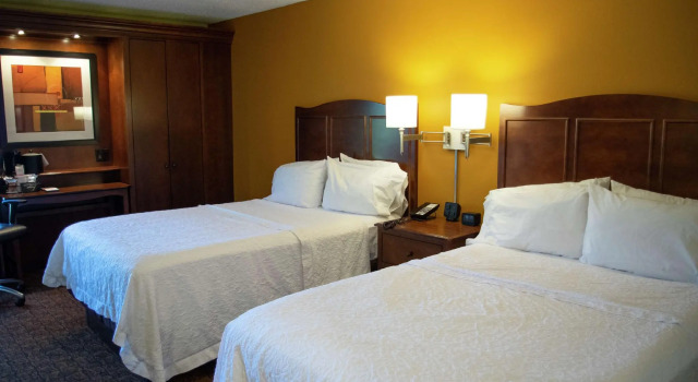 Четырёхместный номер Standard Hampton Inn St. Louis-Chesterfield