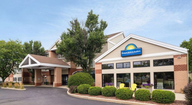 Days Inn & Suites by Wyndham Madison