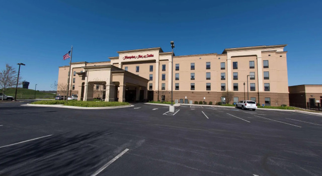 Четырёхместная студия Hampton Inn and Suites Woodstock, Virginia