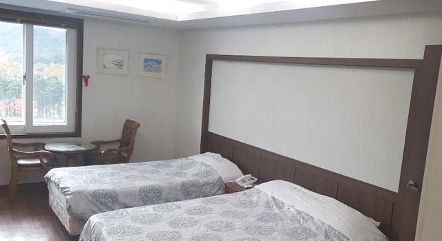Cheoksan Hot Spring, Boek Hotel Hotels in Gangwon-Do met parkeren, Parkeren