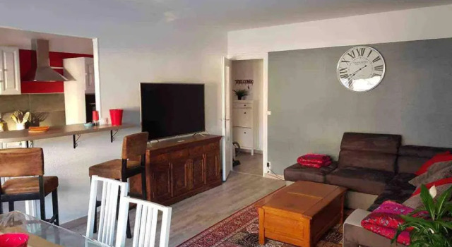 BedinReims cozy apartment parking and wifi free ideal 4 Adultes et 2 Enfants, Rezerwuj Apartament Reims Champagne