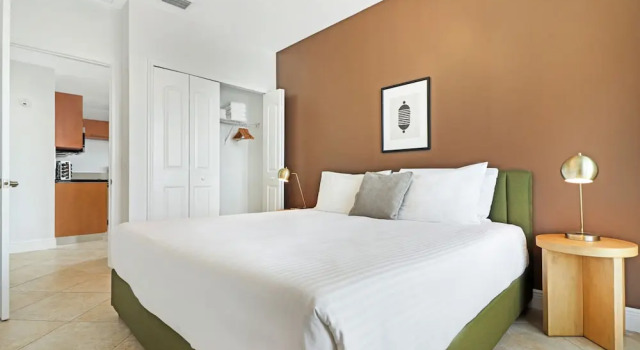 Roami at Sunny Isles, Varaa Huoneisto Hotellit Miami Beach uima-altaalla, Uima-allas
