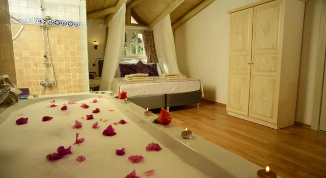 Номер Standard с красивым видом из окна Petunya Konak Boutique Hotel