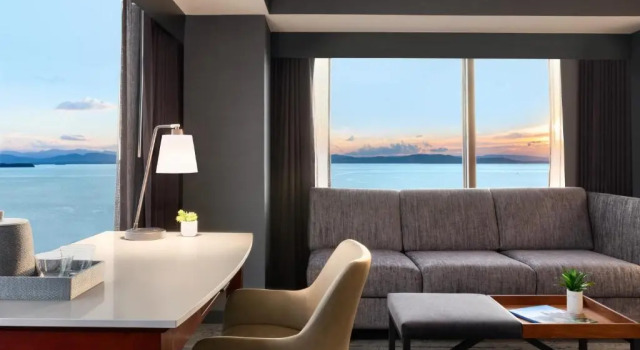 Номер Standard с видом на озеро Hotel Champlain Burlington, Curio Collection by Hilton