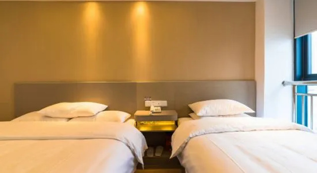 Семейный люкс Hua Ya Hotel (Guangrao Quanfu Yuan)