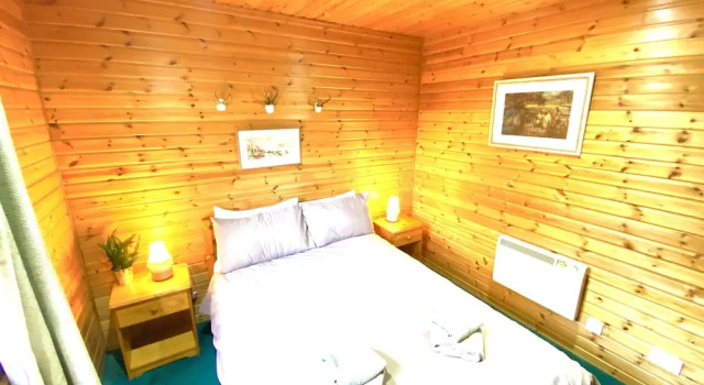 Braemar Lodge Cabins, Book Feriehus Hoteller i Braemar med parkering, Parkering