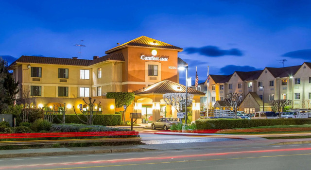 Comfort Inn South San Jose - Morgan Hill, Забронировать Отель Морган-Хилл Область залива Сан-Франциско