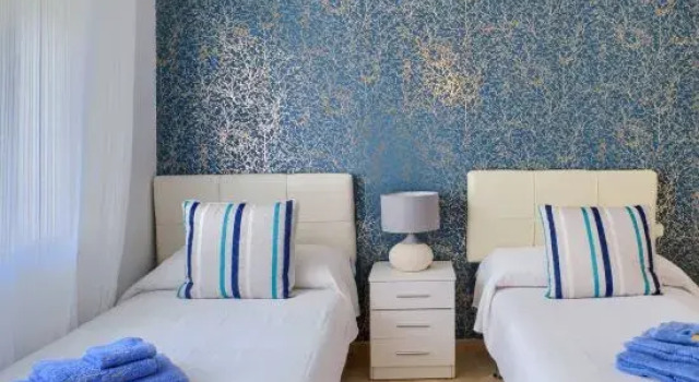 Апартаменты Cozy Beach Side Apartment With Pool