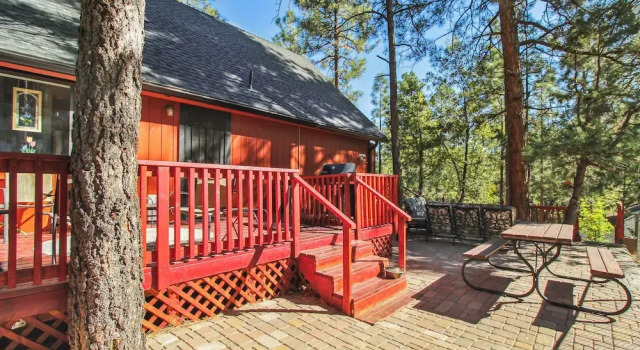 Peaceful Pinetop-lakeside Cabin w/ 4 Decks!, Boek Vakantiehuis Lakeside Arizona