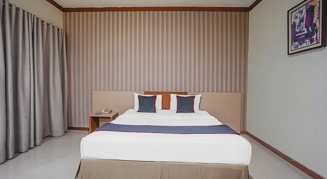 Camera Deluxe Collection O 90724 Hotel Sinar Sidoarjo