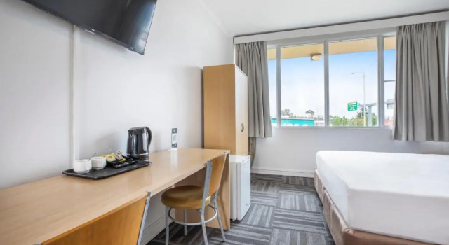 Студия Meadow Inn Hotel-Motel